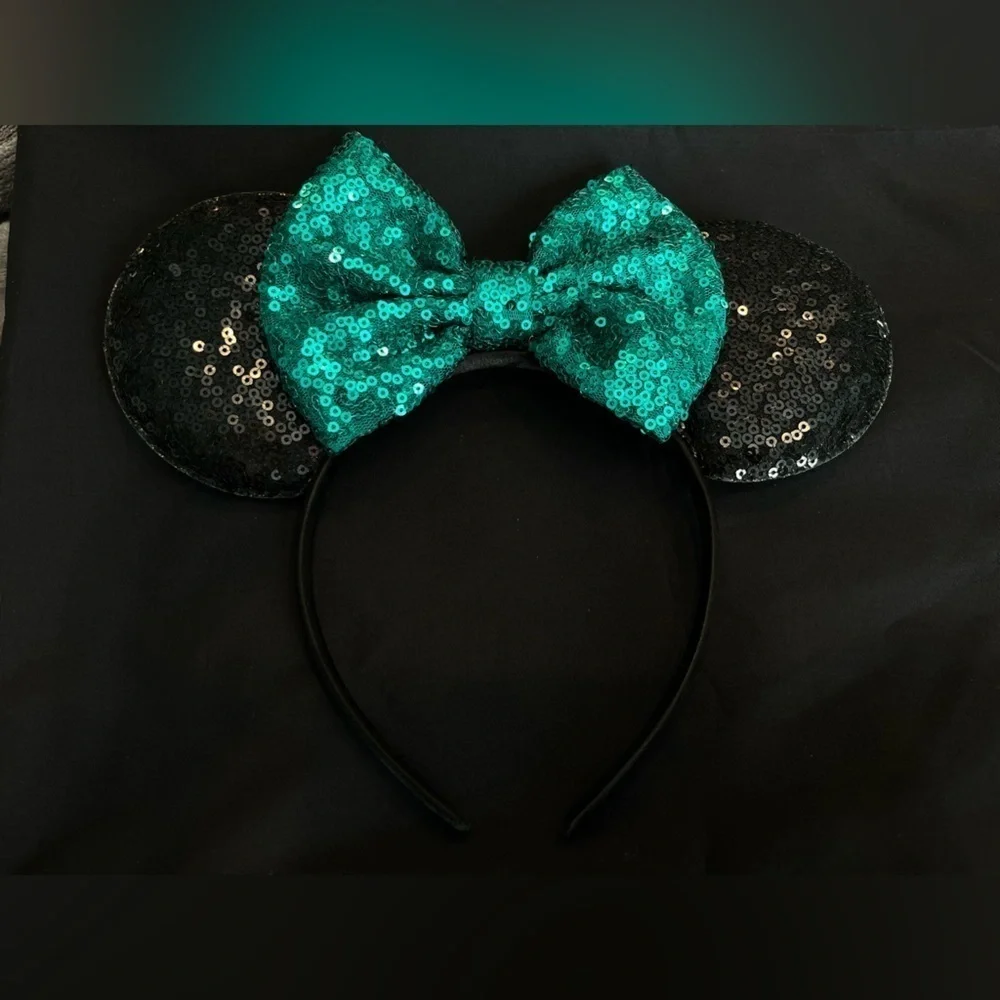 Minnie Mouse Ears Green Turquoise sequin